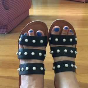 Women’s sandals